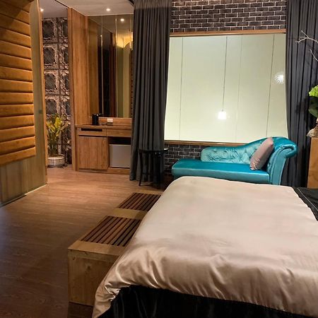 Aquarius Motel Тайчжун Экстерьер фото