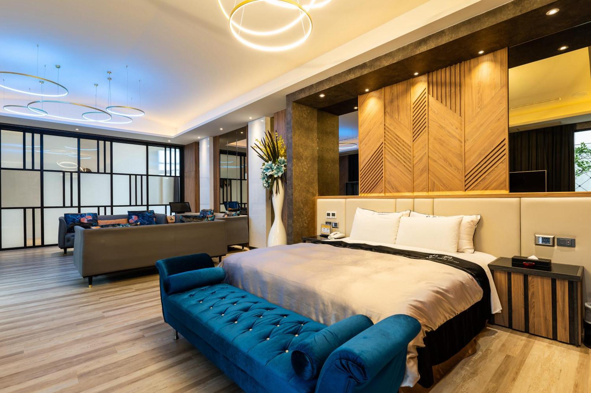 Aquarius Motel Тайчжун Экстерьер фото