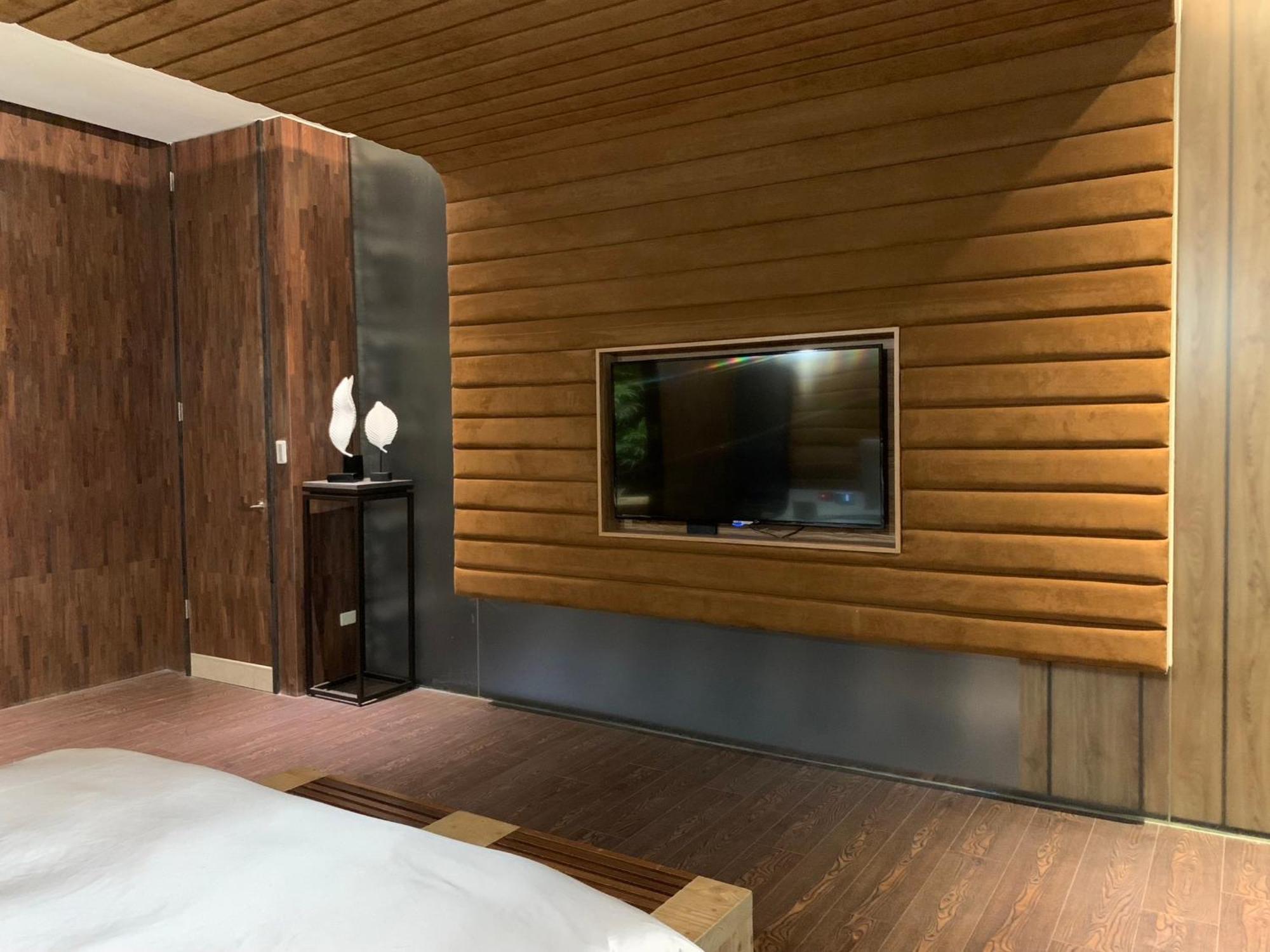 Aquarius Motel Тайчжун Экстерьер фото