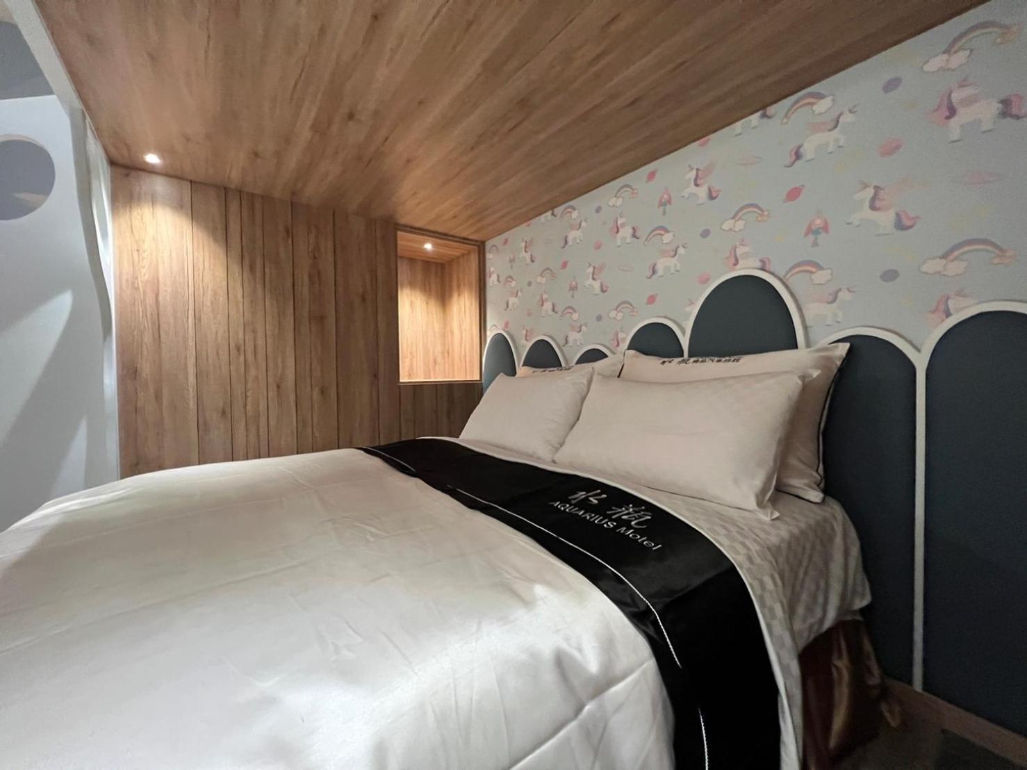 Aquarius Motel Тайчжун Экстерьер фото