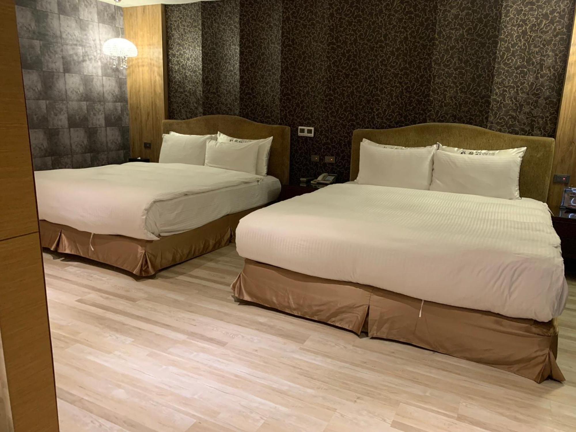 Aquarius Motel Тайчжун Экстерьер фото
